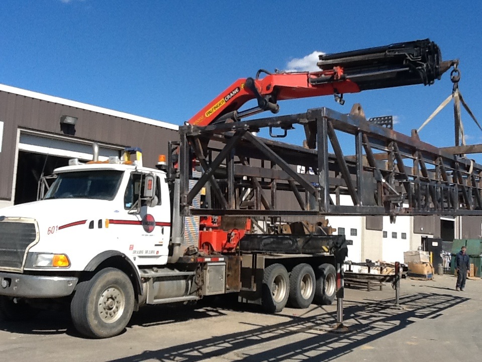Knuckle Booms 2530 Ton Encore Trucking & Transport Ltd.